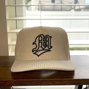 dvniel.luu Winona Kicks Cream “DREAMS DON’T SLEEP” SnapBack Hat